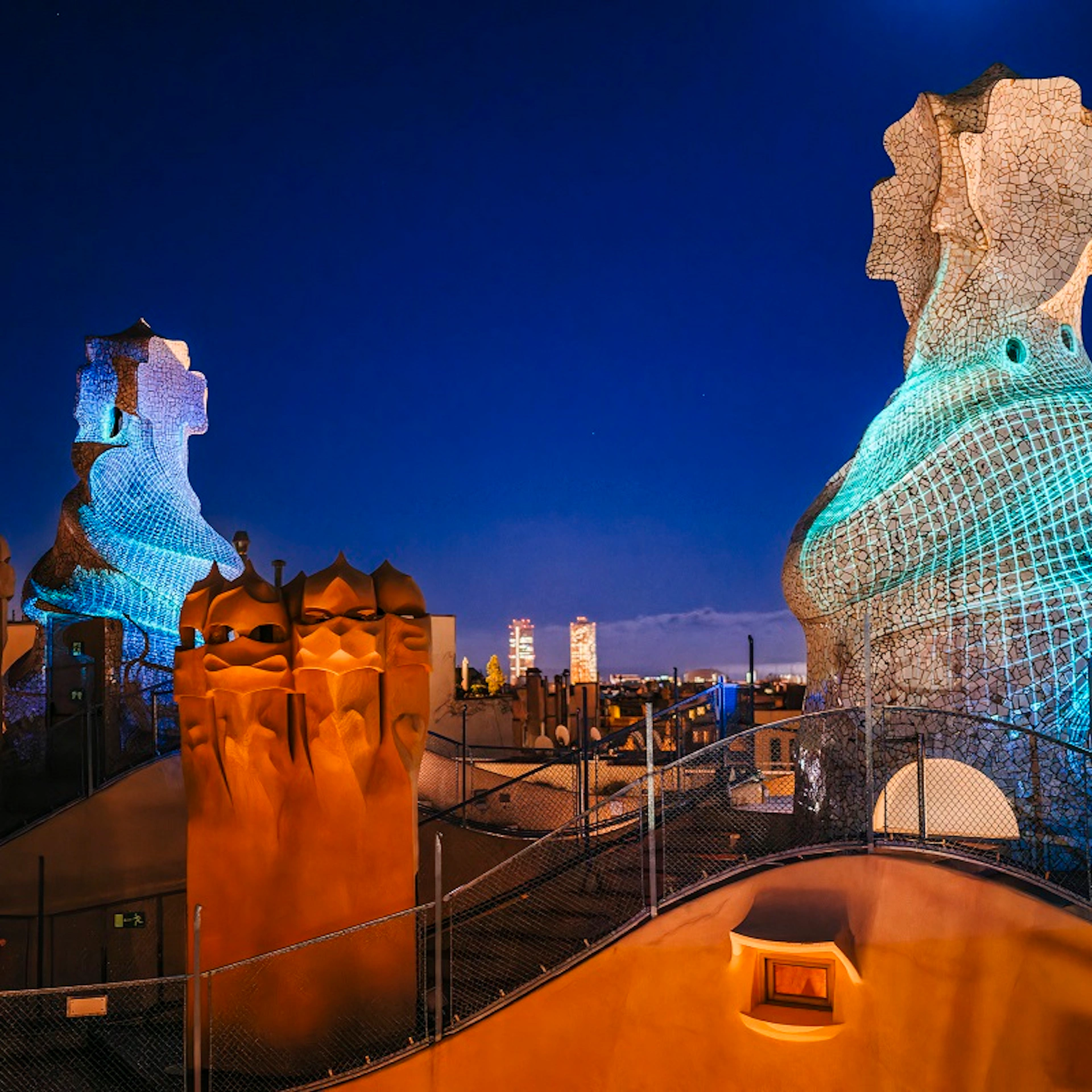 Casa Milà (La Pedrera): Tour nocturn guiat + Sopar opcional