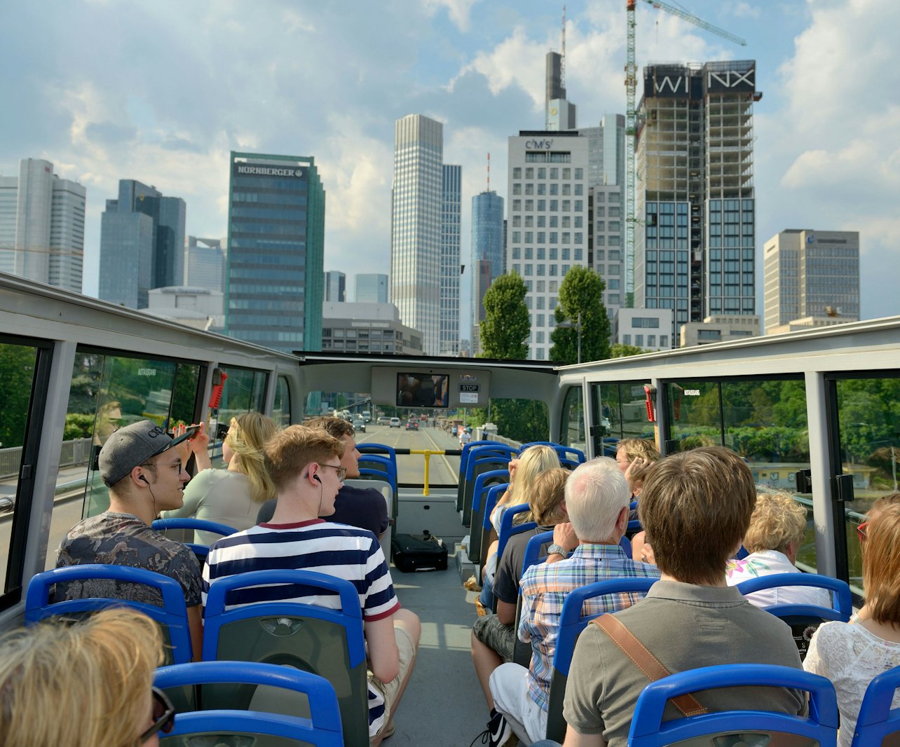 Autocarro hop-on hop-off Frankfurt - Acomodações em Frankfurt