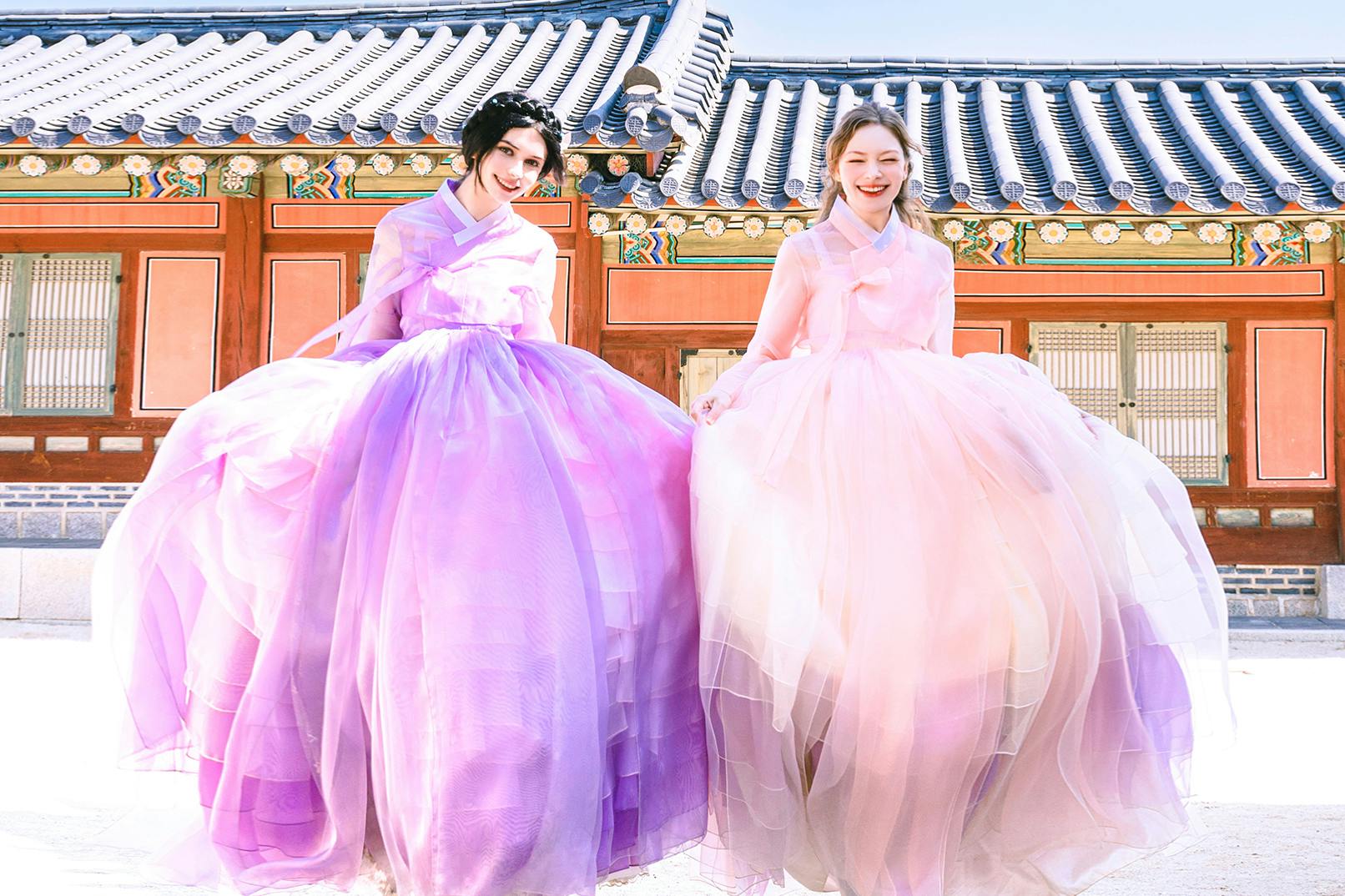 Photoshoot Gyeongbokgung: Premium Hanbok 2-Hr Rental + Indoor Basic Profile Shoot in Seoul – Tiqets