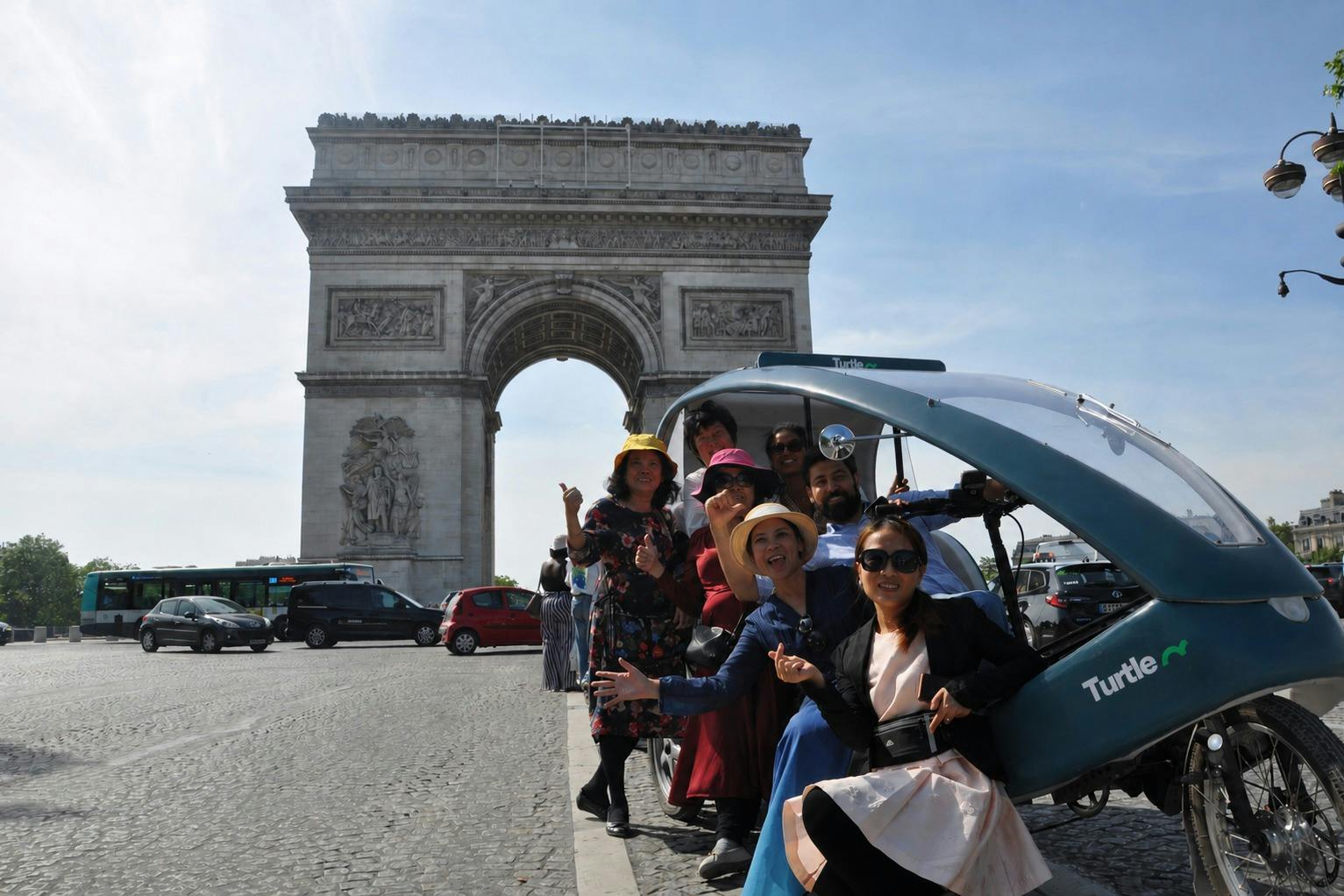 Paris: Private Rickshaw Tour + Transfers