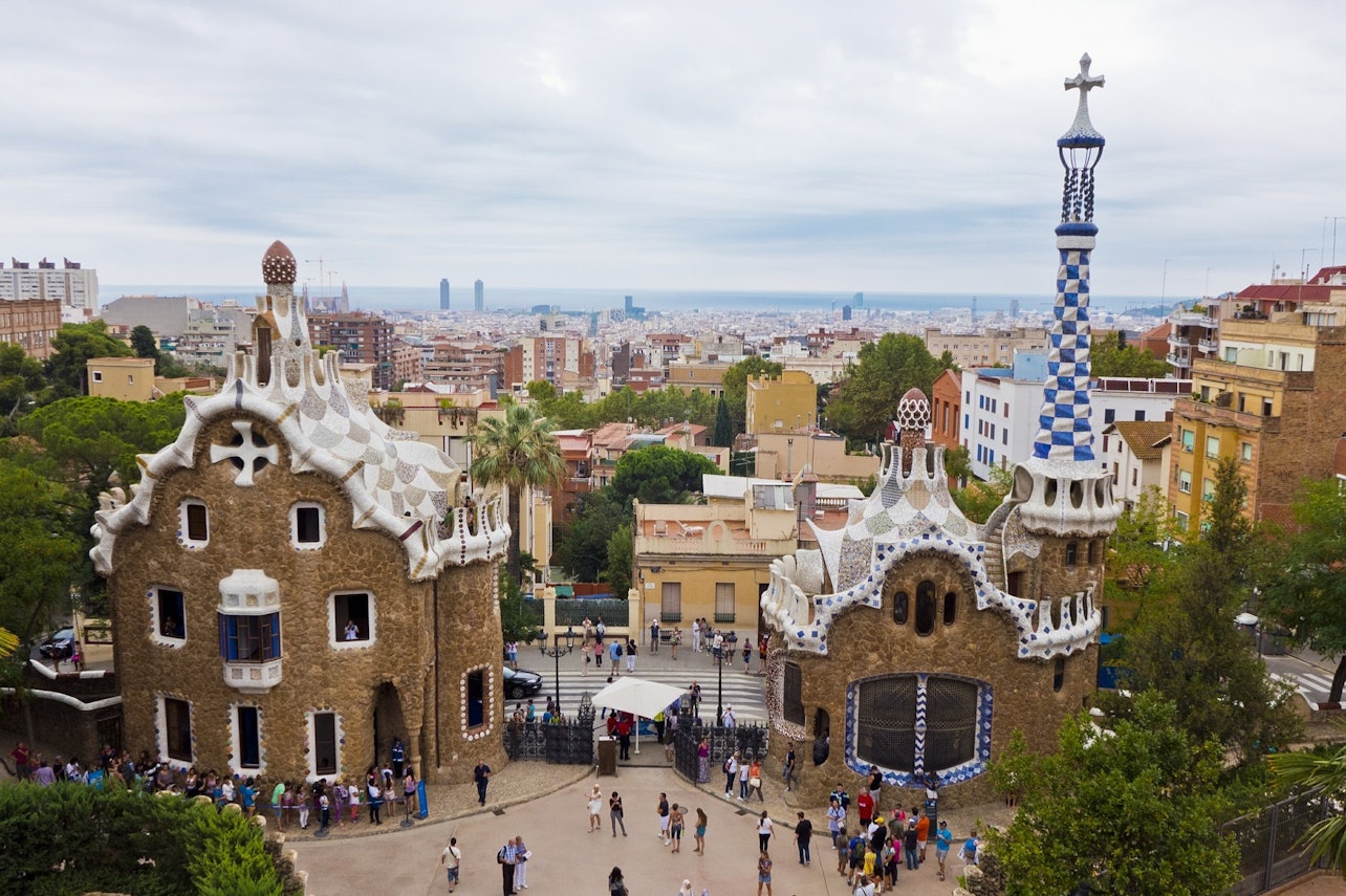 Park Güell: Skip-The-Line Entry + English, French, German or Spanish Guided Tour - Accommodations in Barcelona