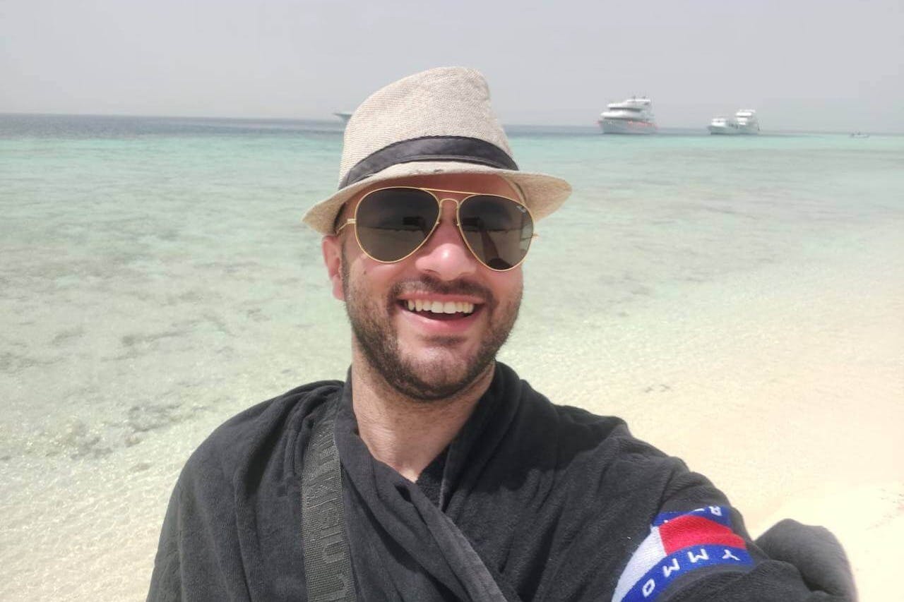 在哈姆塔岛玩得开心。