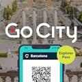 Barcelona Explorer Pass em um telefone celular com a cidade de Barcelona ao fundo