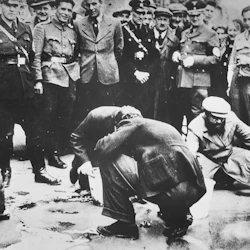 Vienna: World War II Guided Walking Tour in destination