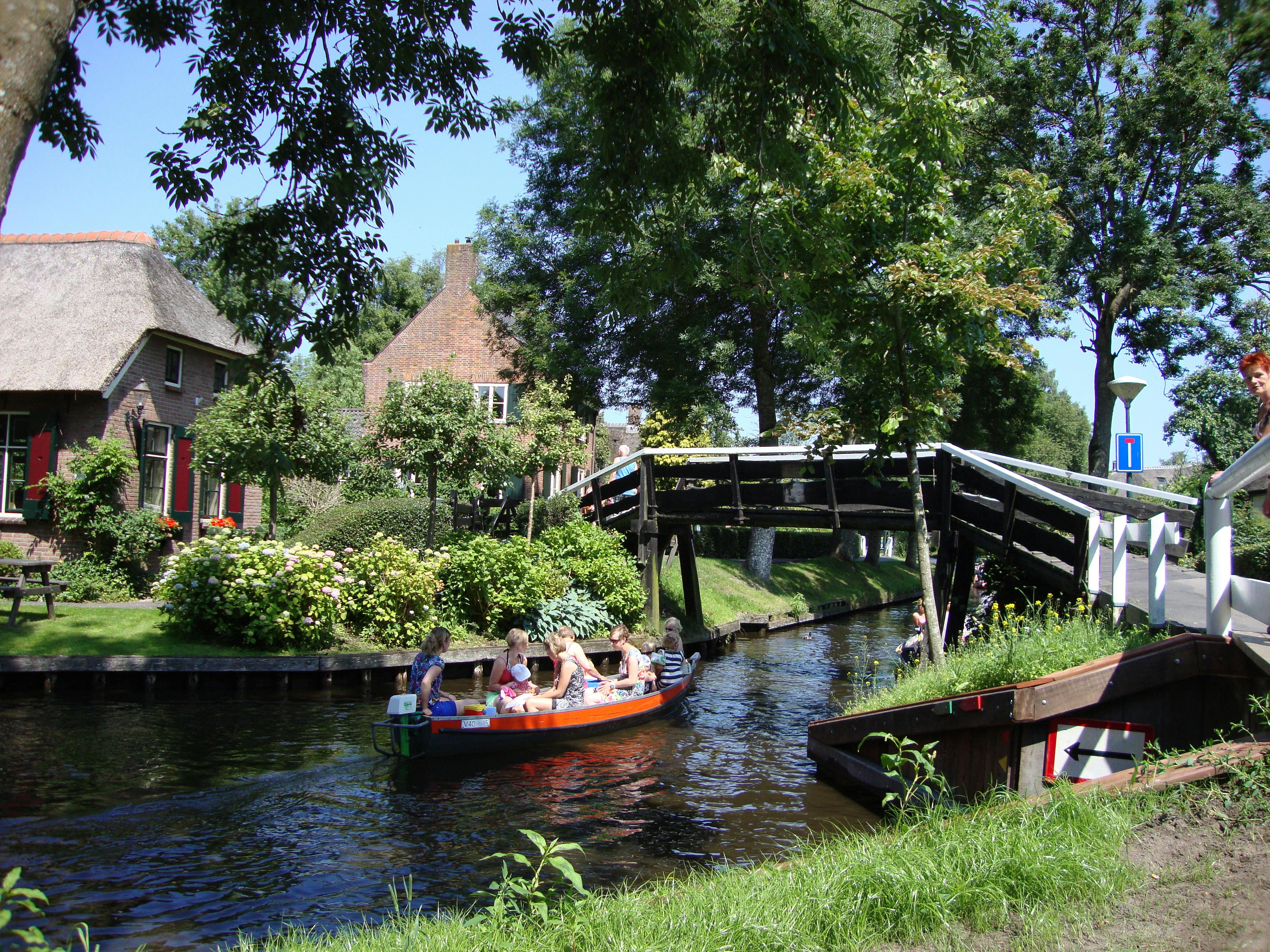 Giethoorn Luxury Small Group Tour