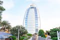 Élevez vos souvenirs avec l'emblématique Burj Al Arab en toile de fond. 📸✨ #BurjAlArabViews #MemoriesInLuxury