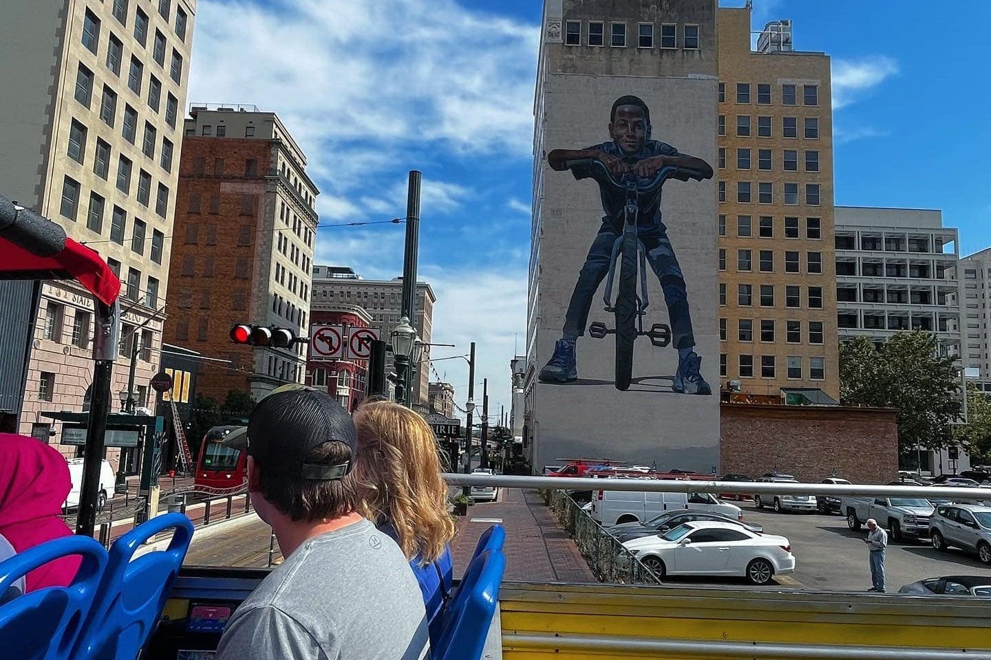 Houston City Bus Tour + Downtown Aquarium Entry Ticket