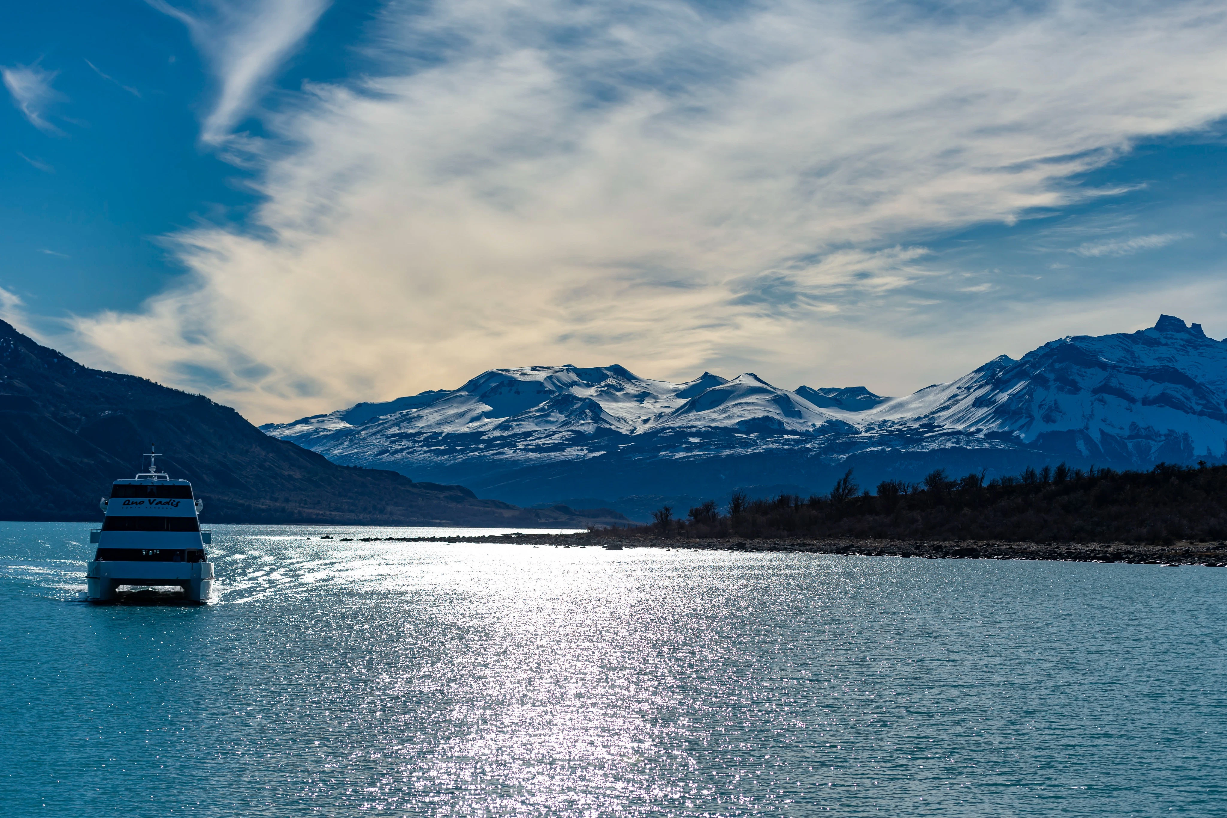 Los Glaciares National Park: Cruise + Roundtrip Transfer from El Calafate + Food