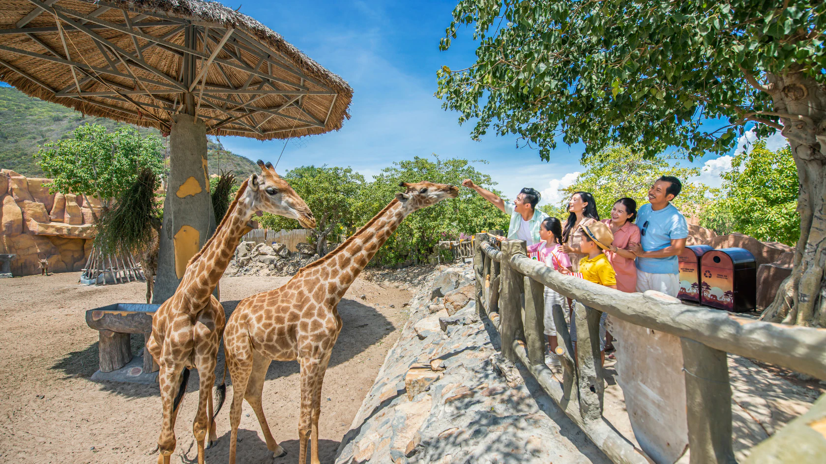 VinWonders Nha Trang: Entry Ticket After 4 PM + Round-Trip Cable Car