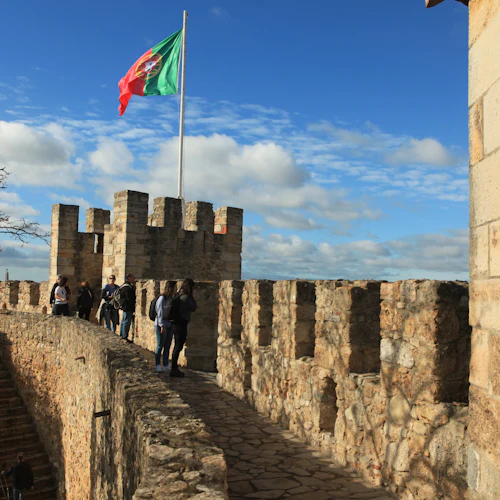 São Jorge Castle: Fast Track Ticket + Guided Tour - Photo 8