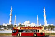 Большой автобус в Абу-Даби
