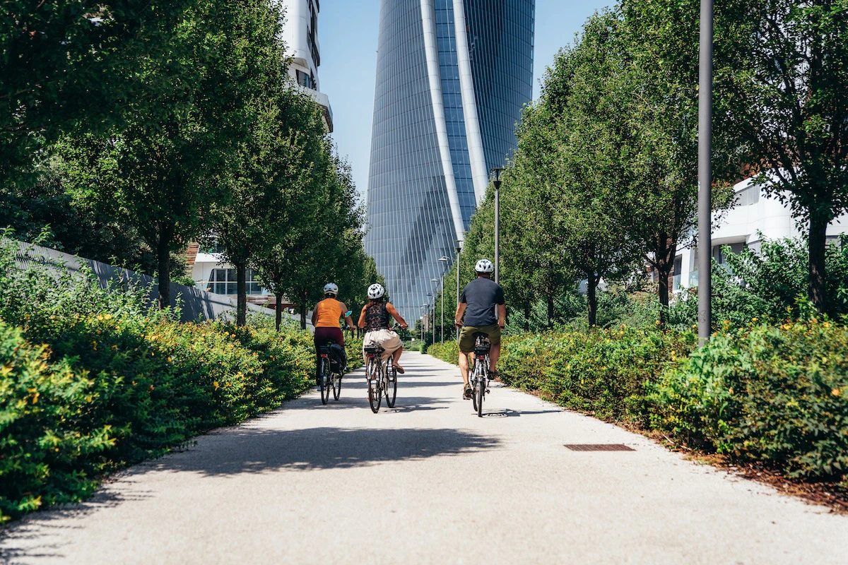 Milan: Grand City Highlights E-Bike Tour