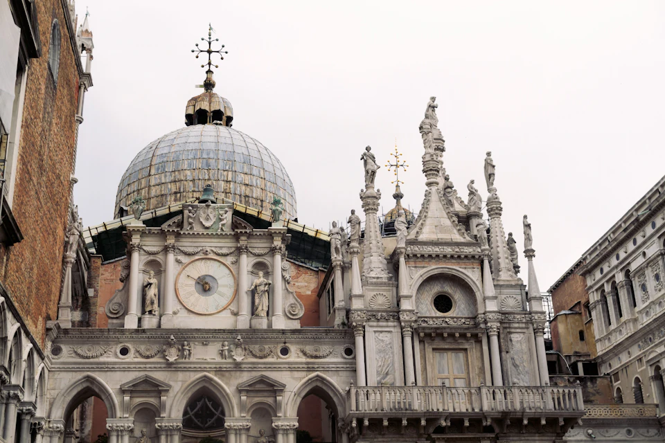 Walks & Devour Tours