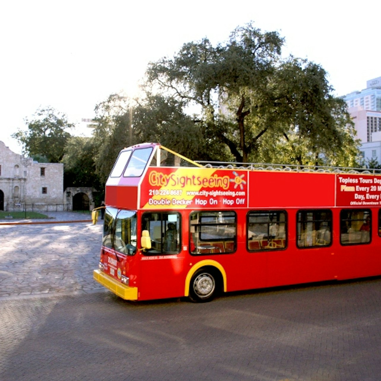 Bus turístico San Antonio - Alojamientos en San Antonio