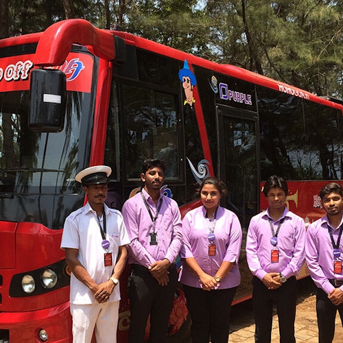 Bus turístico Goa