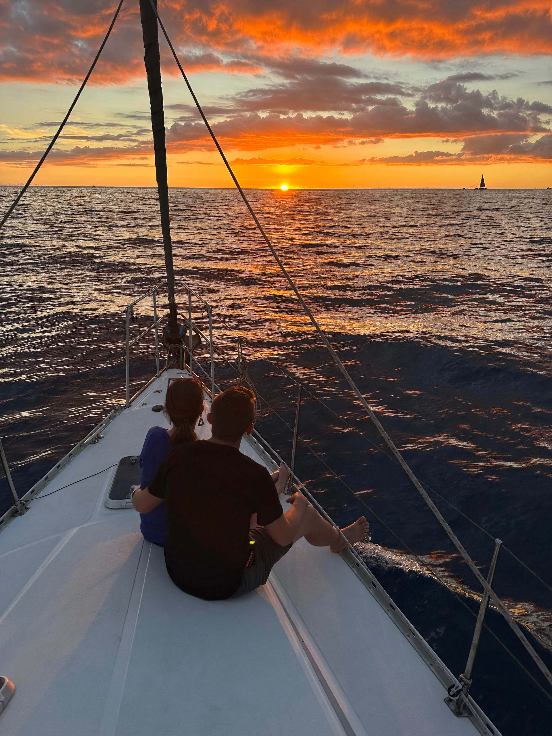 Waikiki: Day & Sunset Sailing Experience