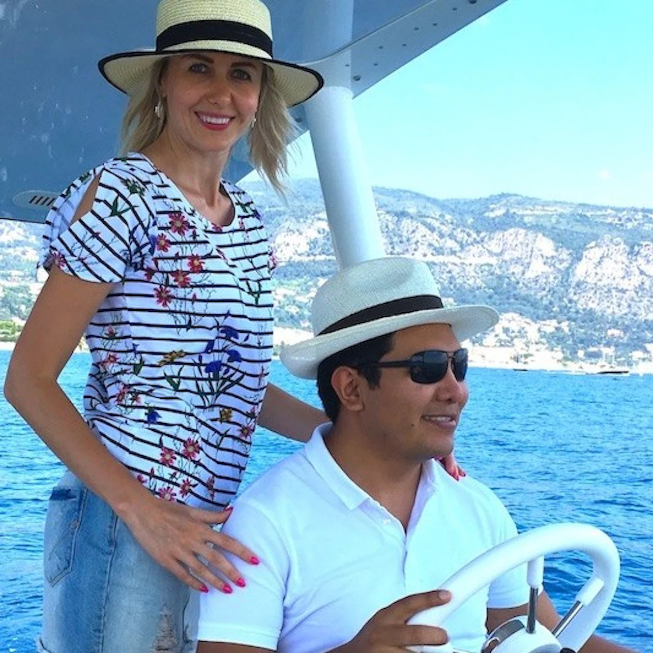 Romantic solar boat tour
