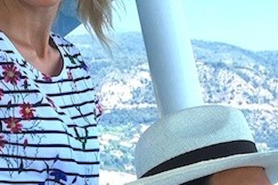 Romantic solar boat tour