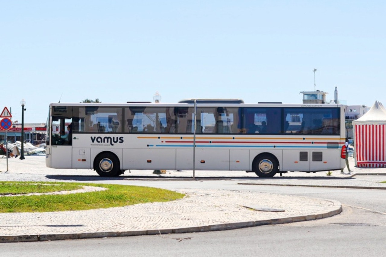 Lagoa: Bus Transfer To/From Faro Airport