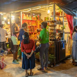 Phnom Penh: Guided Evening Vespa Food Tour + Transfer 3