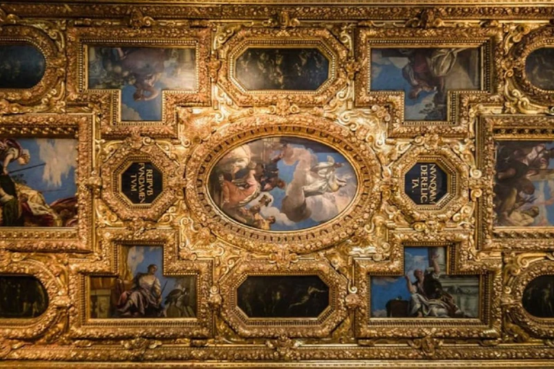 St. Mark's Basilica, Doge's Palace: Guided Tour + Gondola Ride on Grand Canal — Combo in Venice