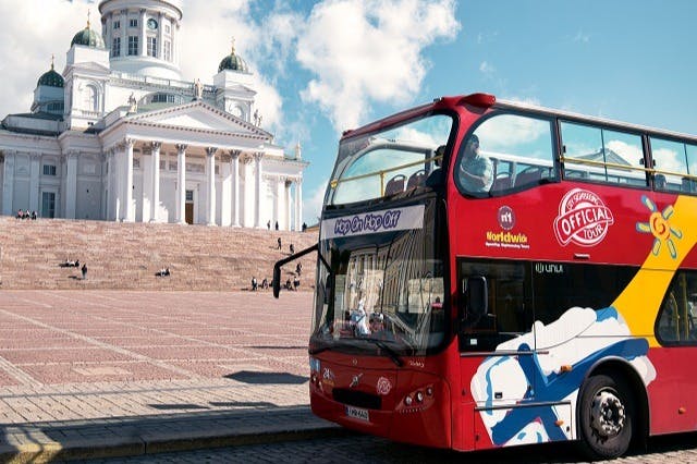 Bus at the Senate Square