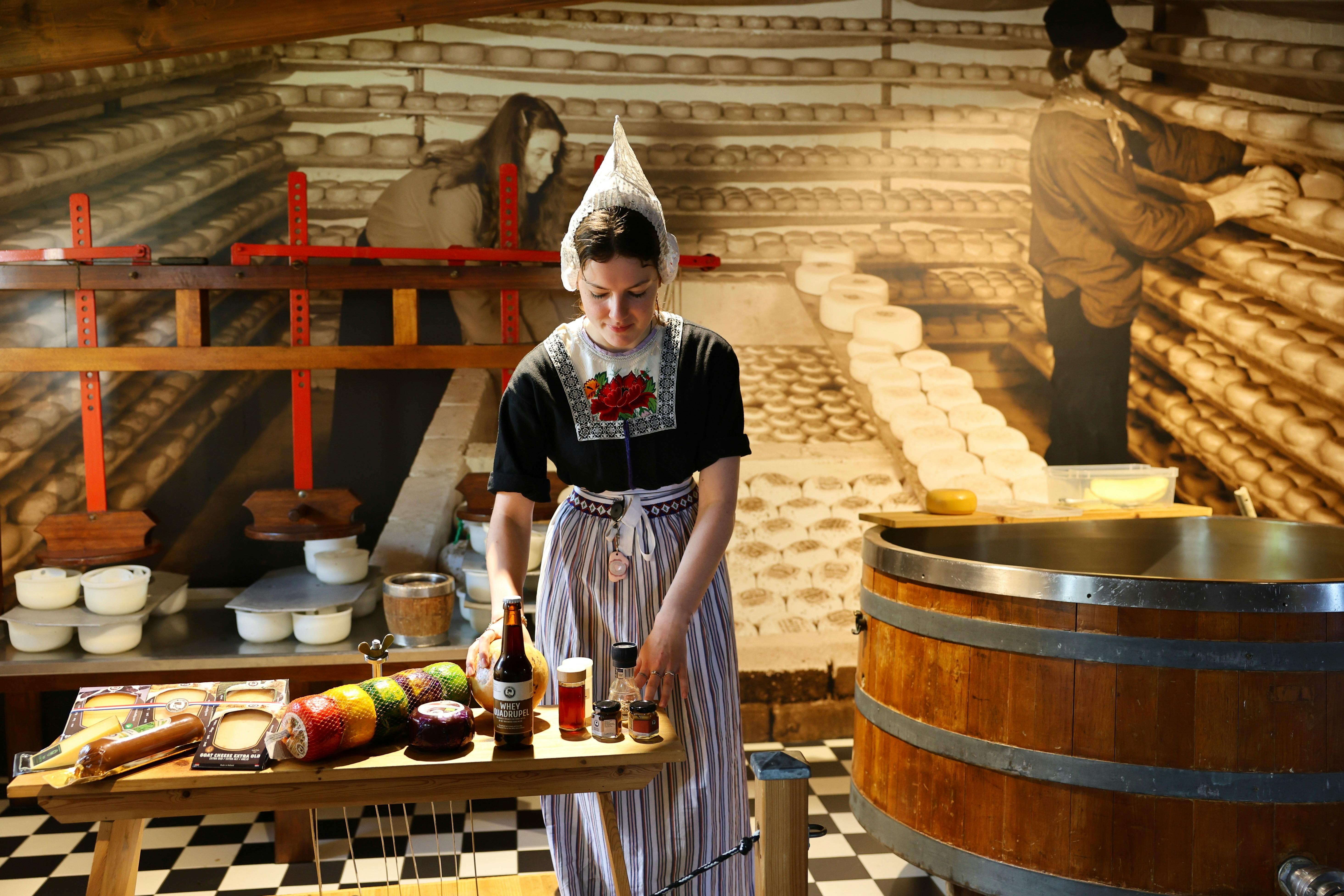 Volendam: excursão de meio dia a partir de Amesterdão + visita a uma quinta de queijo e a uma fábrica de tamancos - Photo 7
