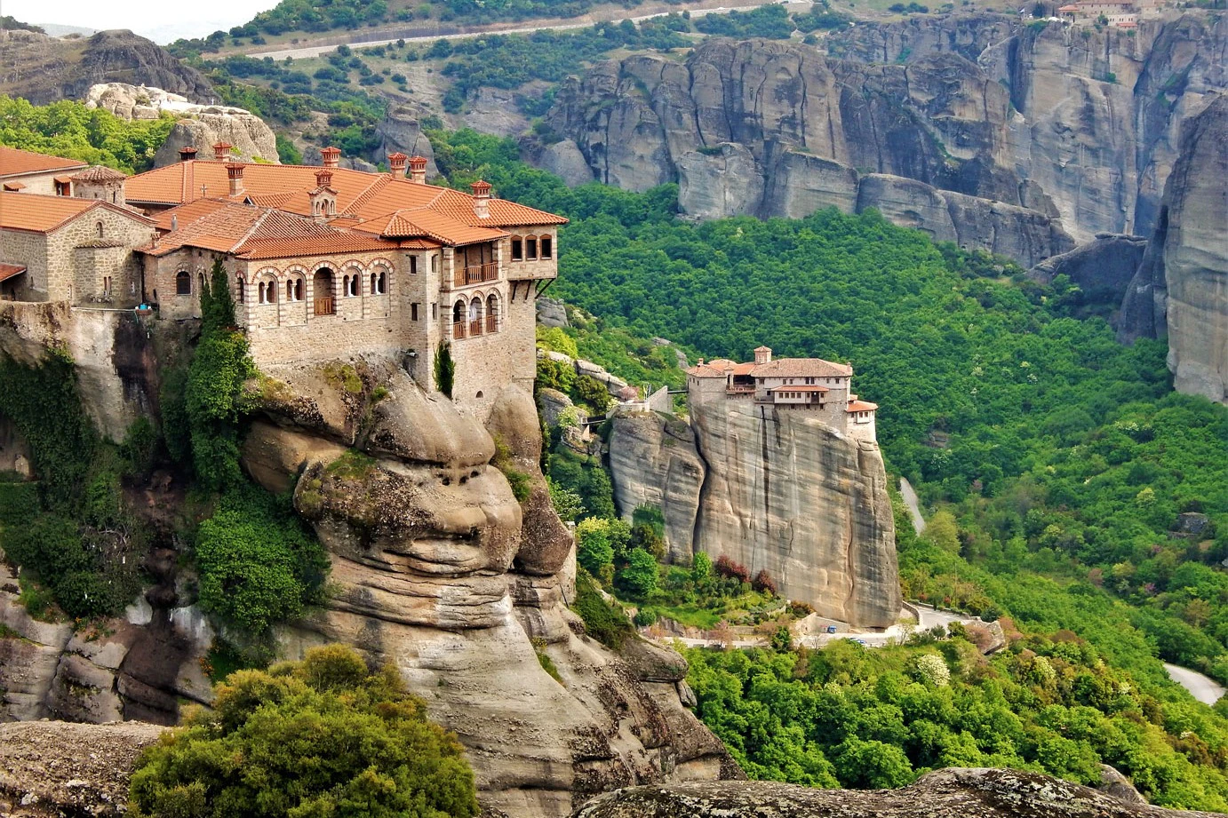 Meteora: Half-Day Guided Morning Tour + Transfers