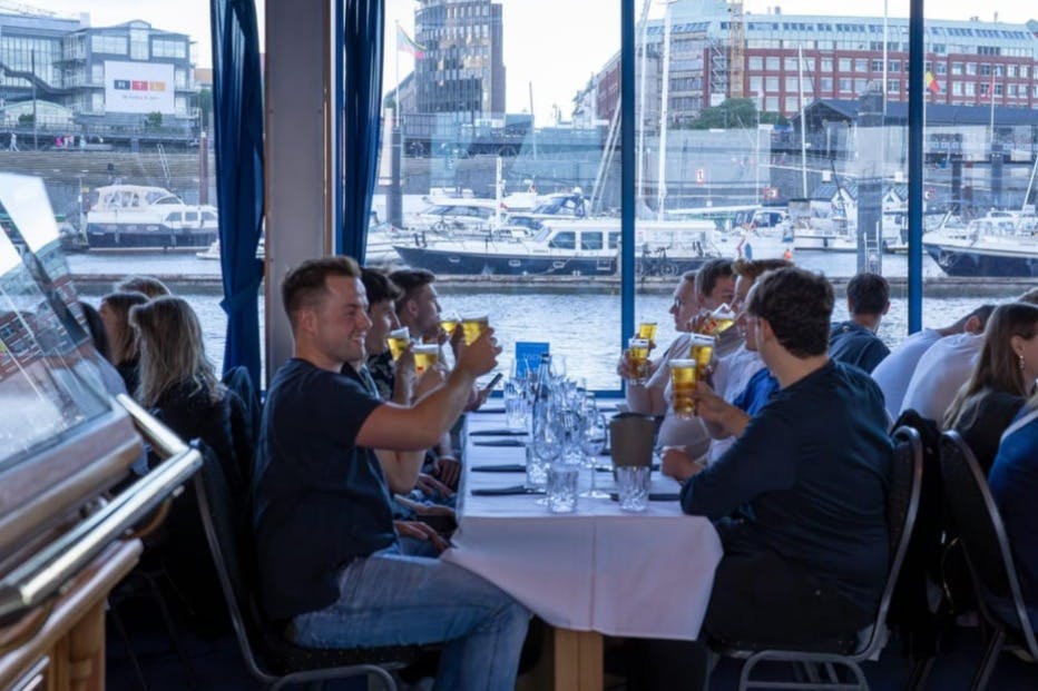 originale HAMBURG BORD PARTY © 2025 Abicht