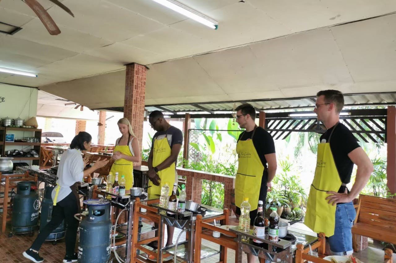 Impara il processo di cottura e diventa un esperto di cucina tradizionale thailandese.