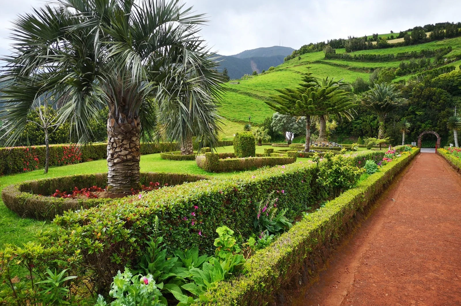 Nordeste: Waterfall, Hot Spring & Viewpoints Guided Tour