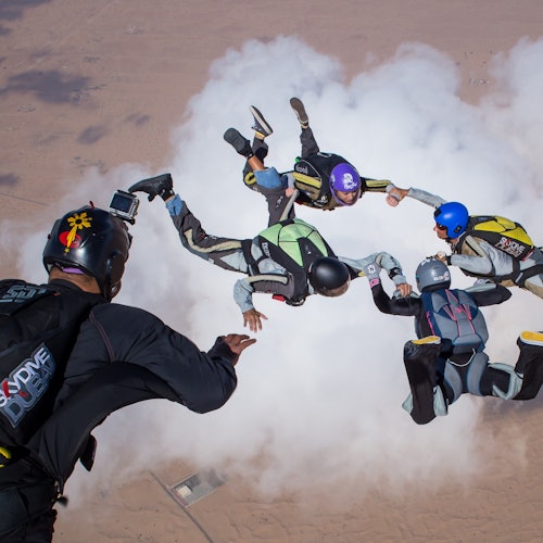 ドバイ：ドバイの砂漠でスカイダイビング（写真とビデオ付き）(即日発券)