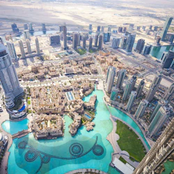 Burj Khalifa: At the Top (124 & 125) + Pastry or Soft Drink