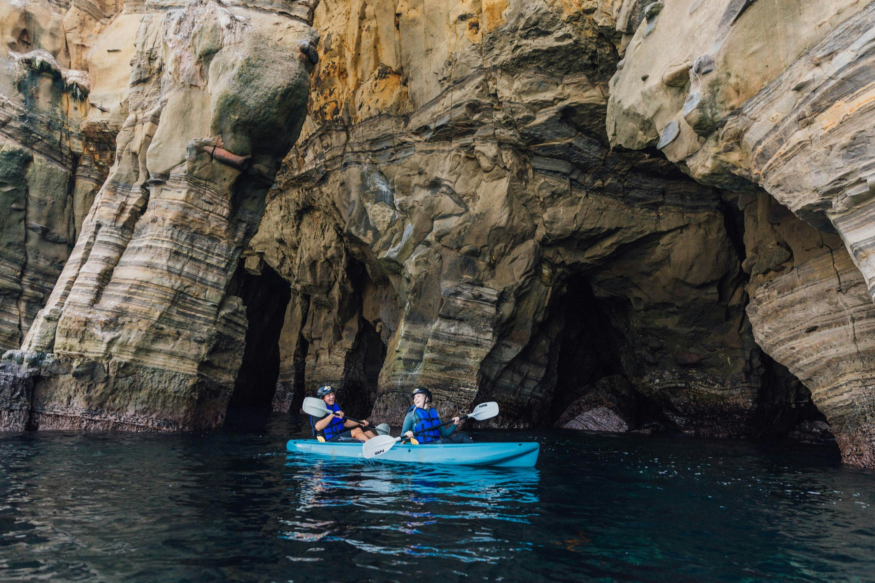 Exploration des grottes marines