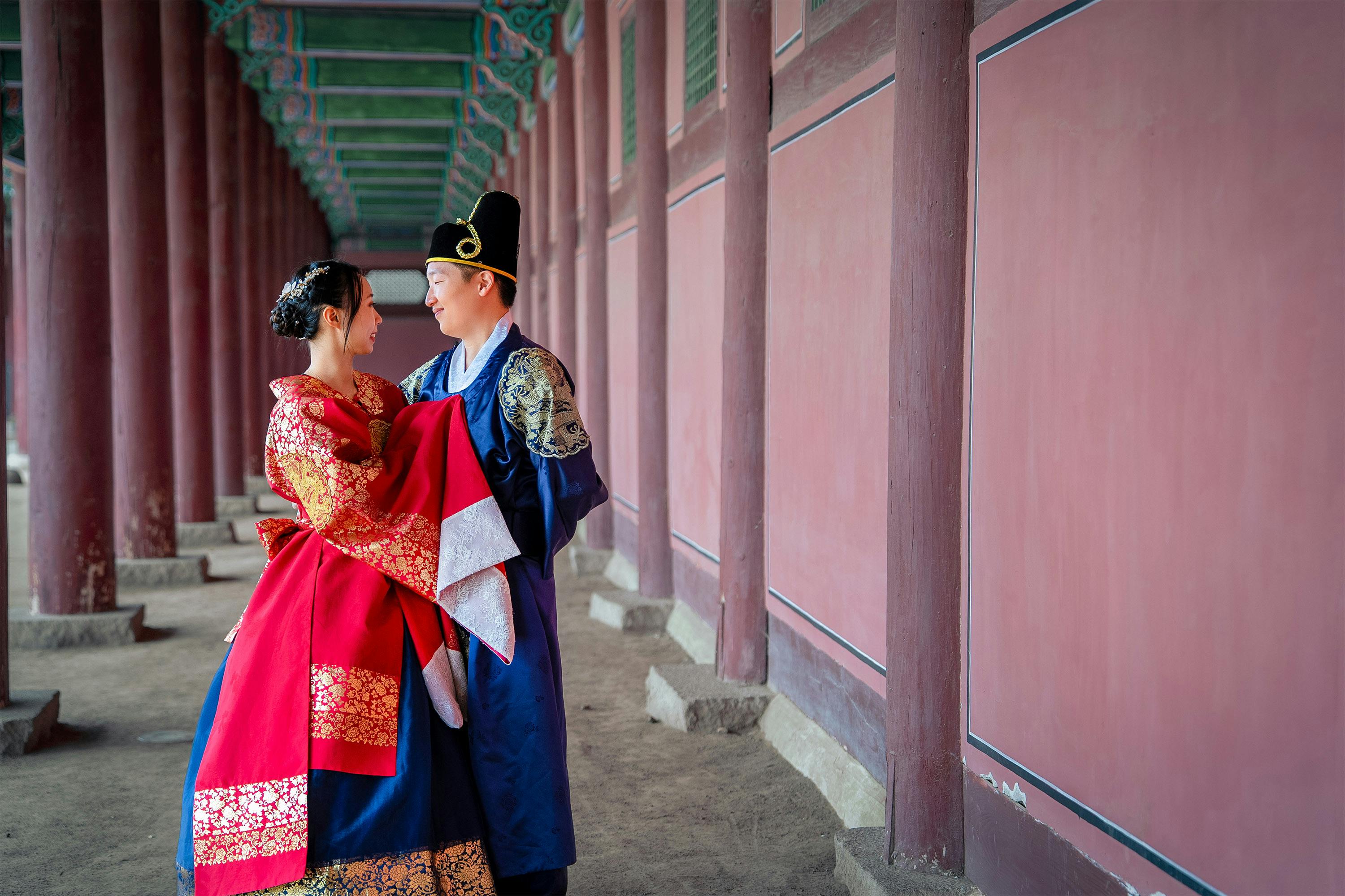 Daehan Hanbok: Gyeongbokgung Hanbok Rental & Photoshoot Experience - Photo 2
