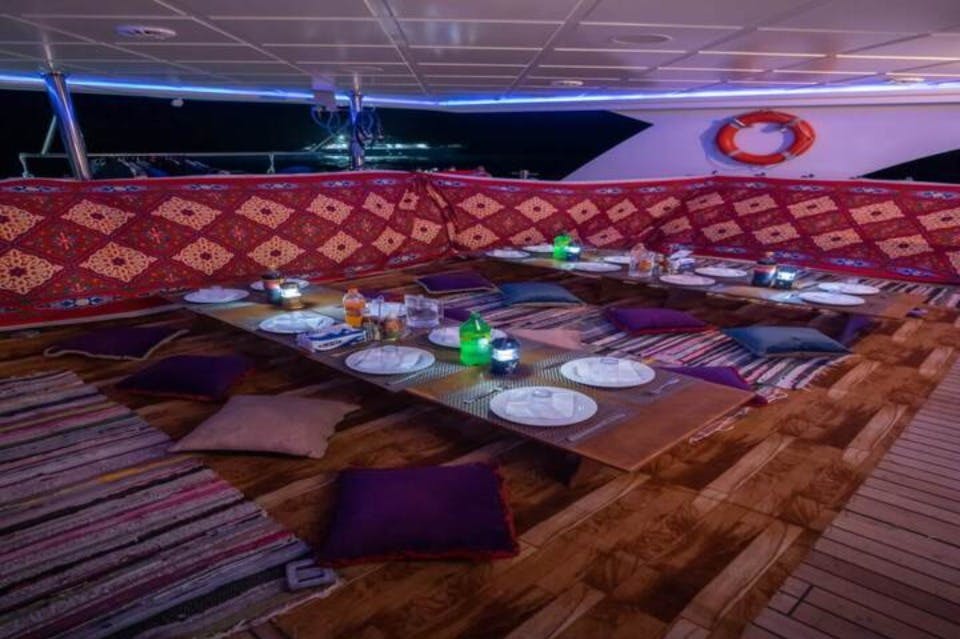 이집트식 나이트 바이브