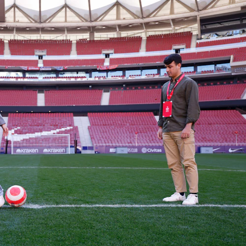 Atlético de Madrid: Experiência de arranque honorária + Viagem + Entrada no museu - Photo 2