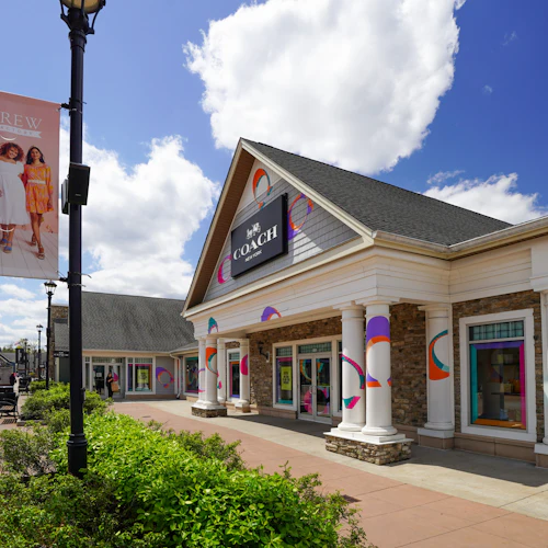 Woodbury Common Premium Outlets: Shopping Tour from Manhattan