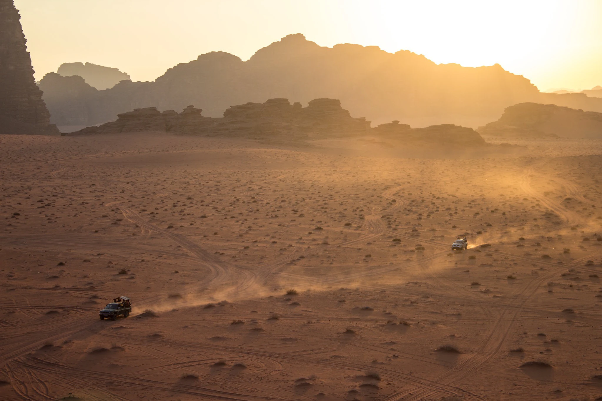 Wadi Rum: Desert Safari Tour + Full Meal