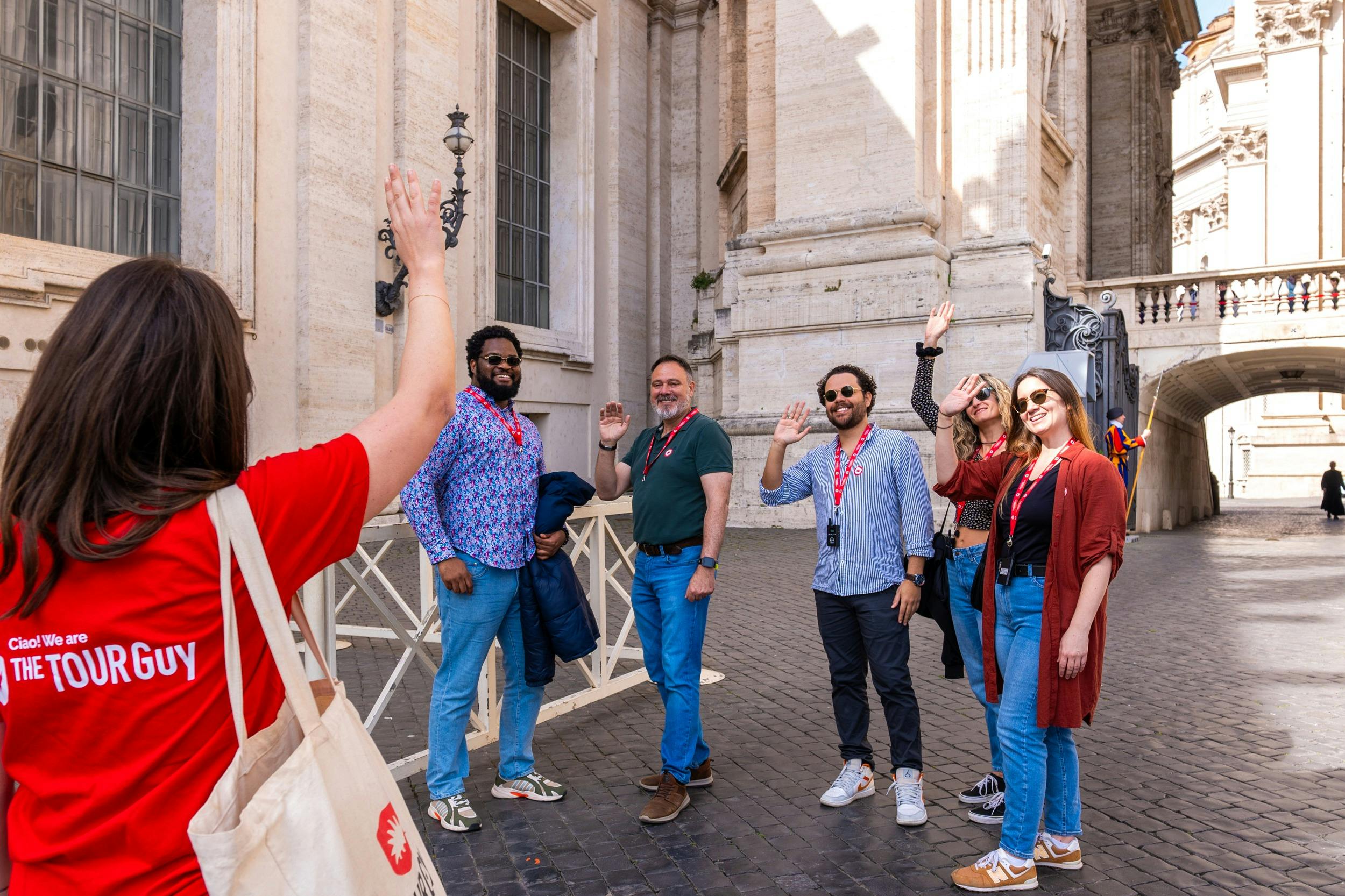 Pożegnaj się ze swoim przewodnikiem i kontynuuj zwiedzanie placu św. Piotra