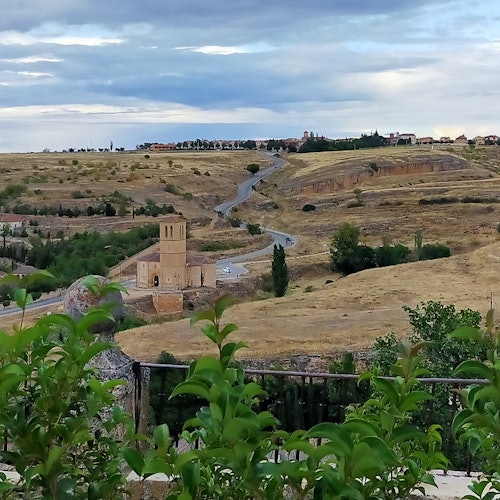 Segovia & Avila: Guided Walking Tour from Madrid