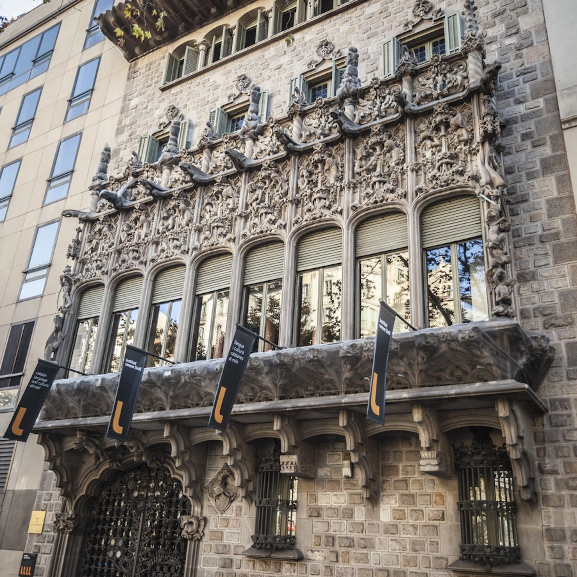 Palau Baró de Quadras: visita guiada