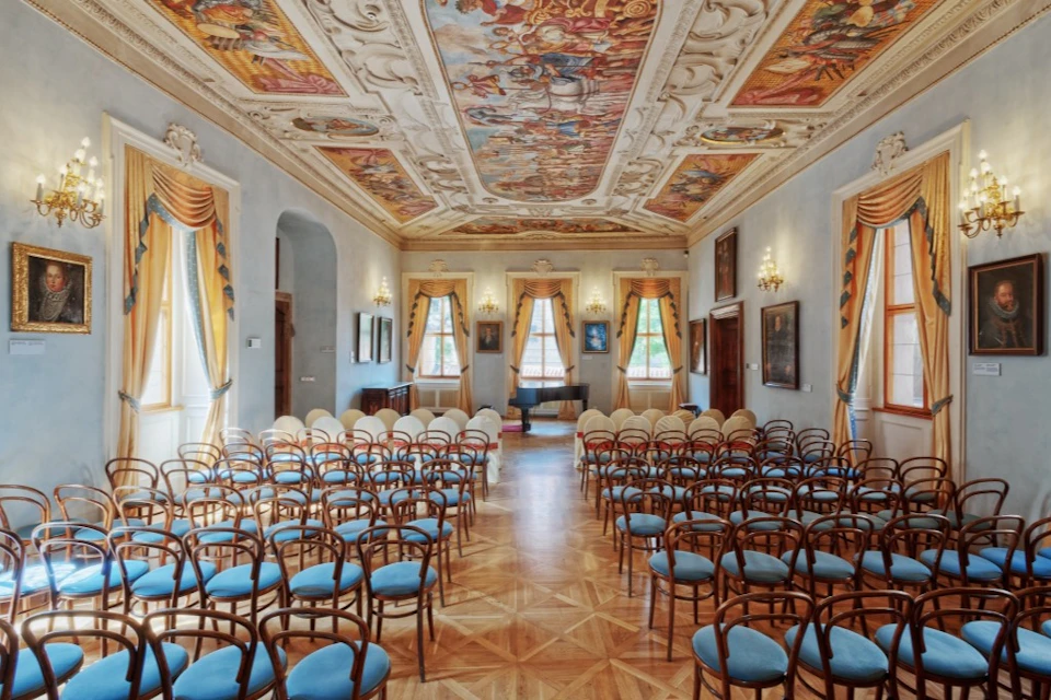 concert room