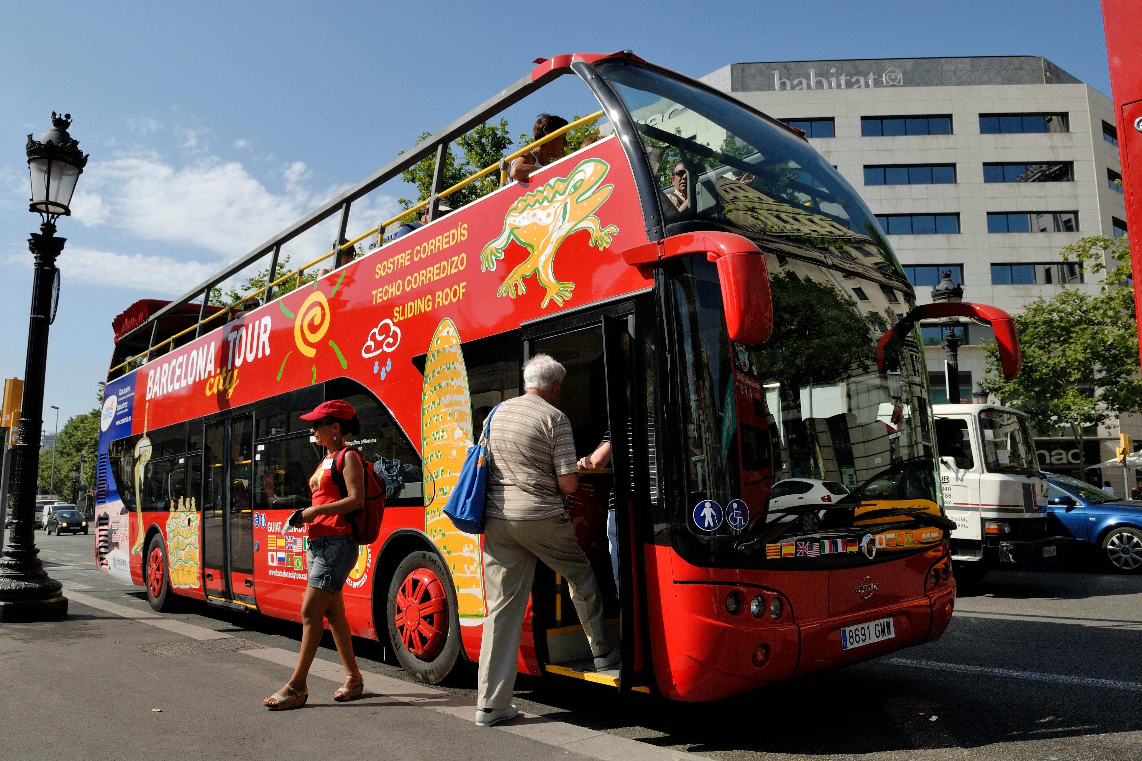 Park Güell & Hop-on Hop-off Bus Barcelona 2