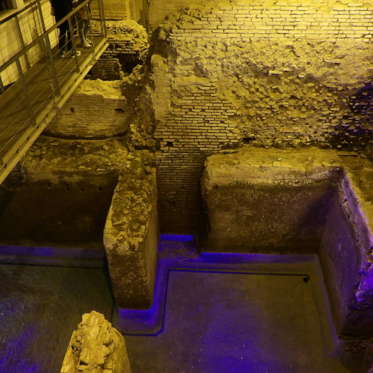 Tour della Fontana di Trevi e della Navona sotterranea - Alloggi in Roma