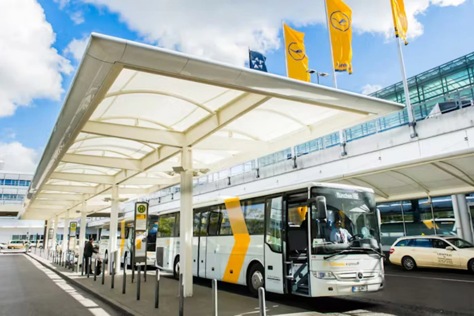 Lufthansa Express Bus