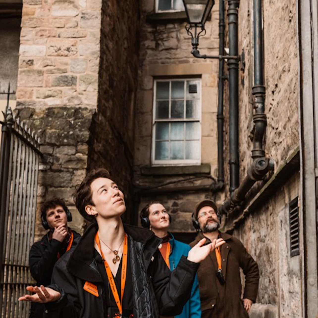 Edinburgh Castle & Royal Mile: Guided Walking Tour in Edinburgh β Tiqets