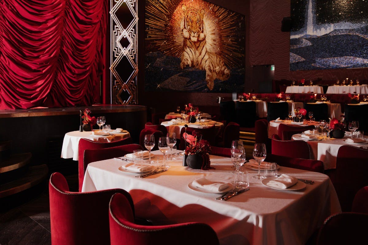 Paris Paradis Dubai: Cabaret Show + 3-Course Meal 3