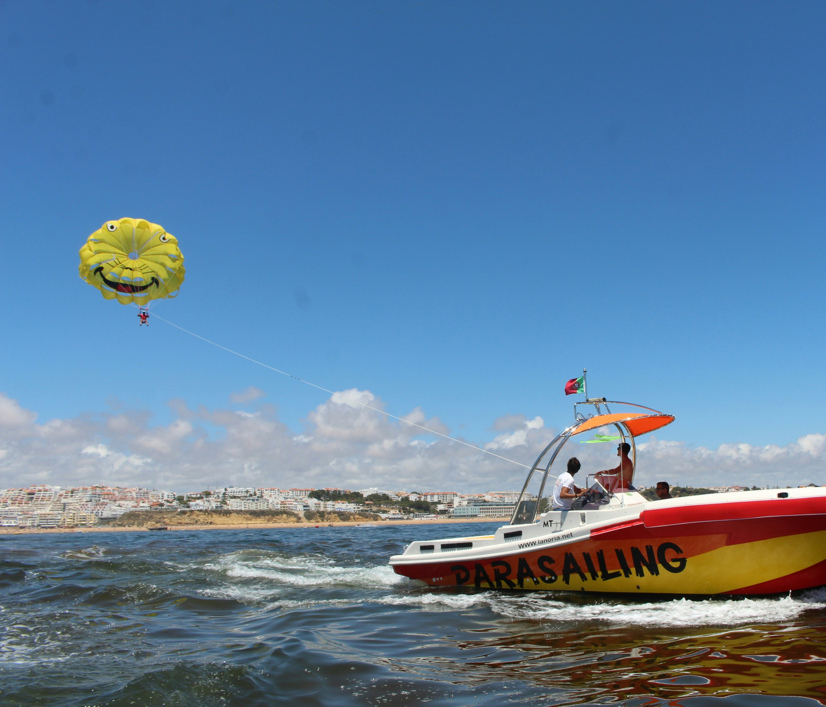 Albufeira: Parasailing Experience