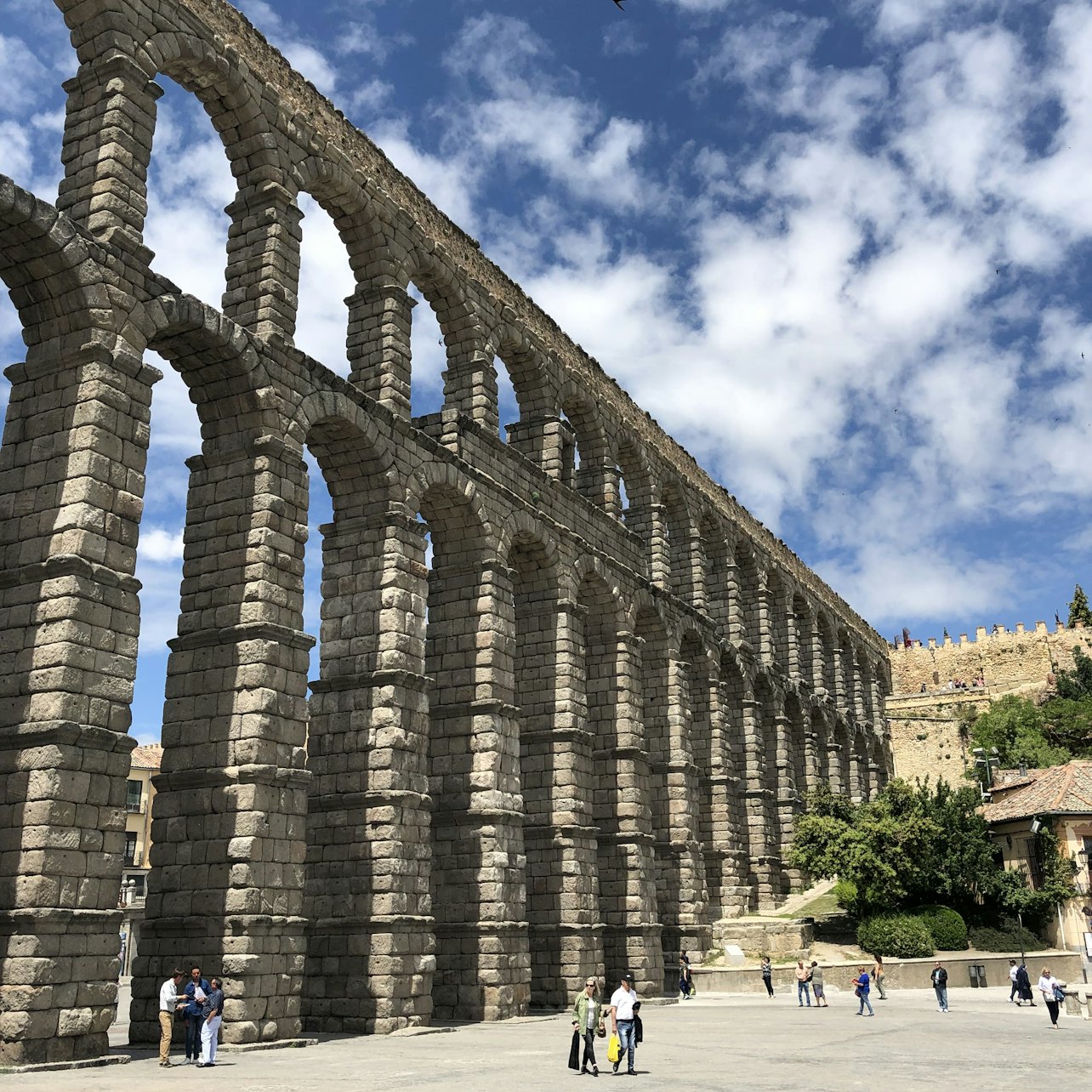Segovia: Tour guiado de la ciudad y el alcázar - Alojamientos en Segovia